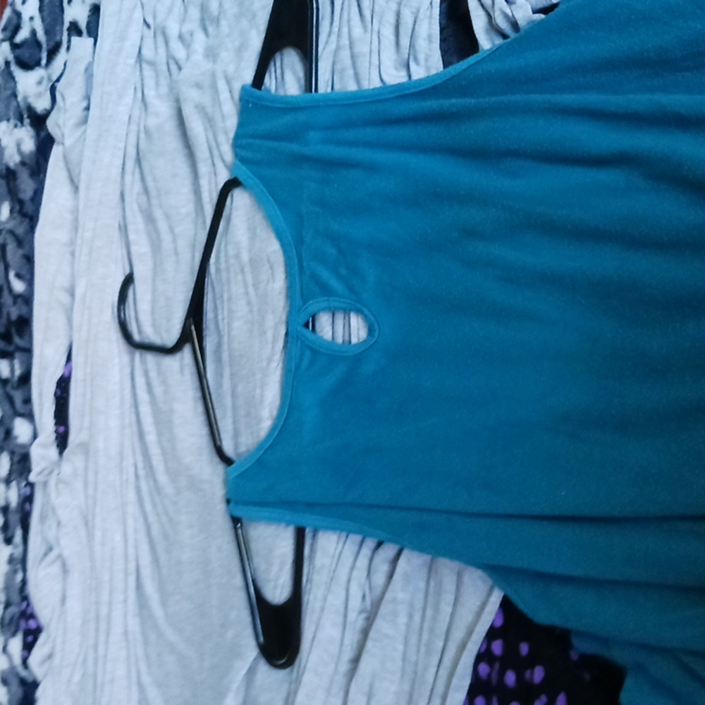 Top - Picture 2 of 2